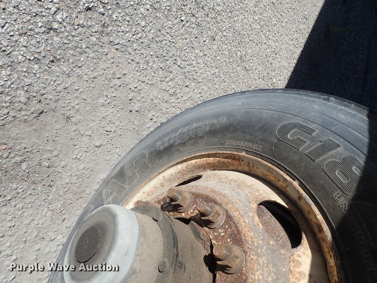 image for item DB7613 2002 Great Dane dry van trailer