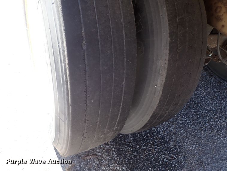 image for item DB7620 1997 Trailmobile dry van trailer