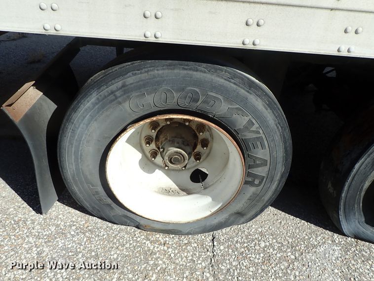 image for item DB7652 1999 Trailmobile dry van trailer