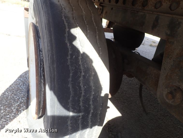 image for item DB7652 1999 Trailmobile dry van trailer