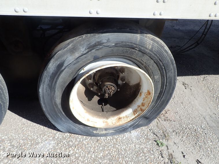 image for item DB7652 1999 Trailmobile dry van trailer