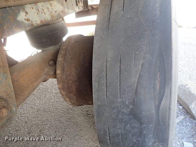 image for item DB7652 1999 Trailmobile dry van trailer