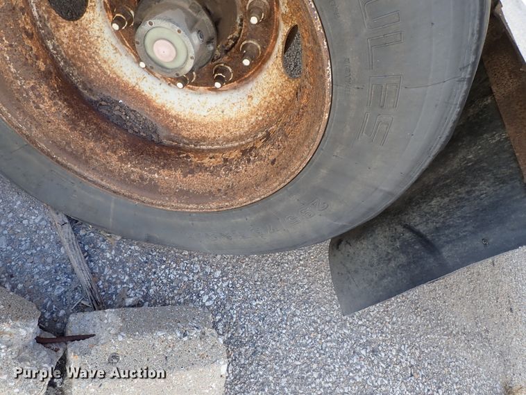 image for item DB7652 1999 Trailmobile dry van trailer