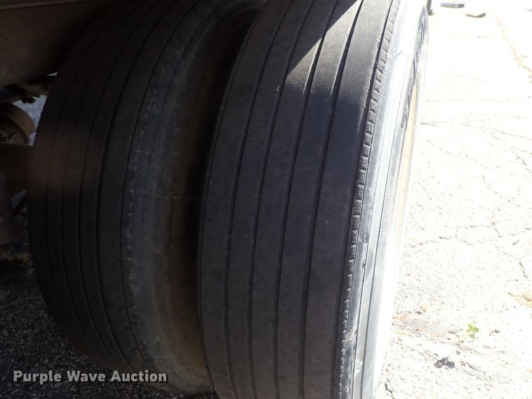 image for item DB7657 2001 Great Dane dry van trailer