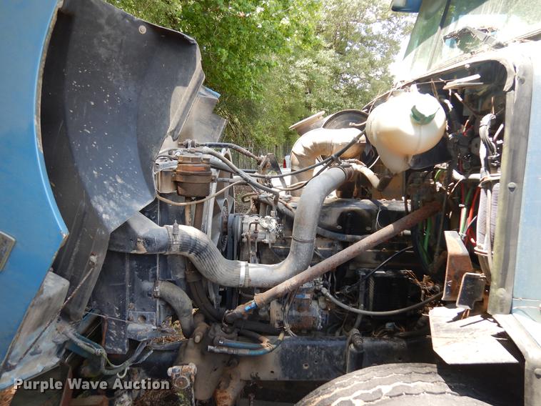 image for item DD3010 1994 Volvo White GMC WIA semi truck