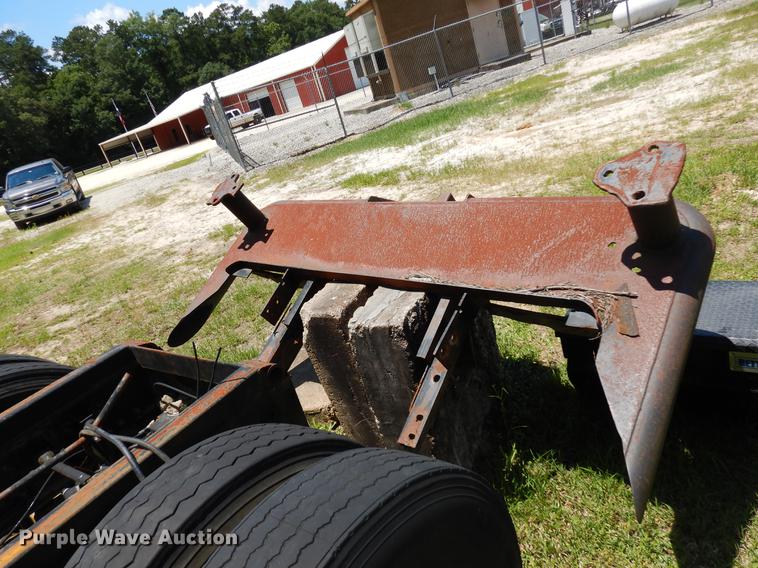 image for item DD3010 1994 Volvo White GMC WIA semi truck