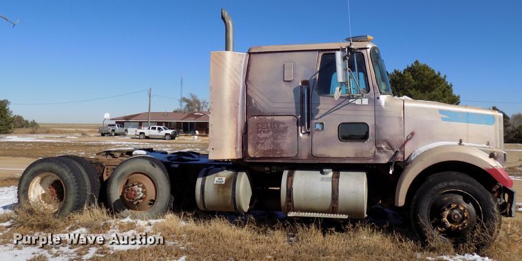image for item DD6049 1985 White WIM semi truck