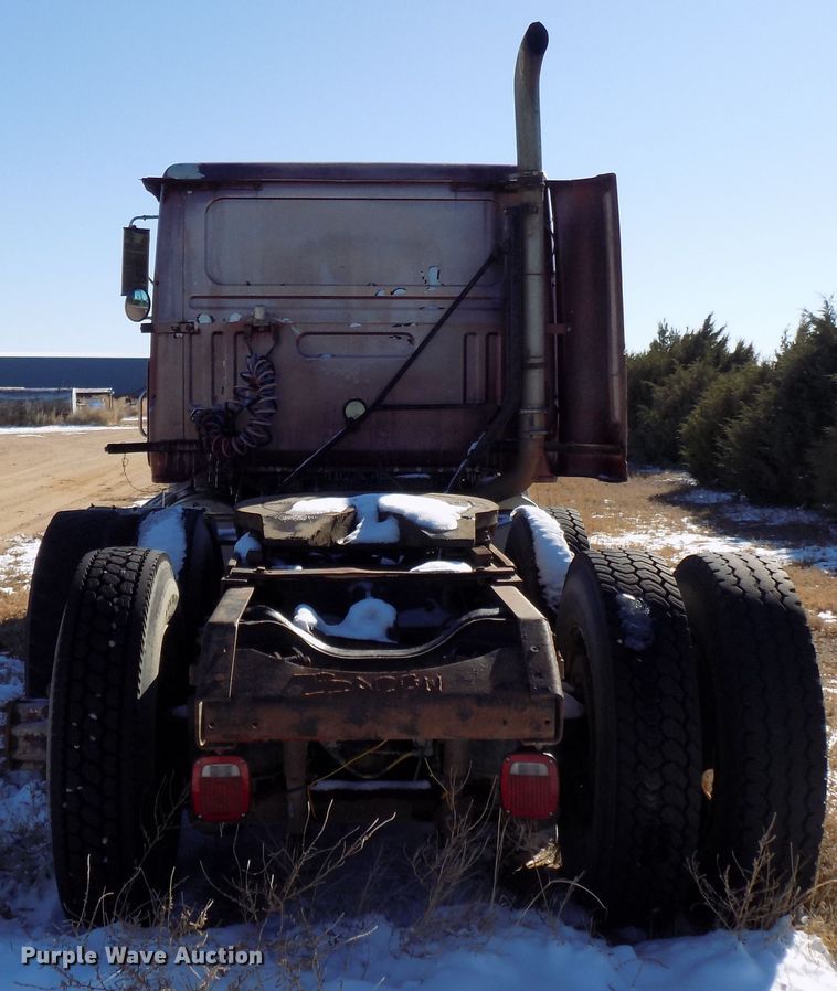 image for item DD6049 1985 White WIM semi truck