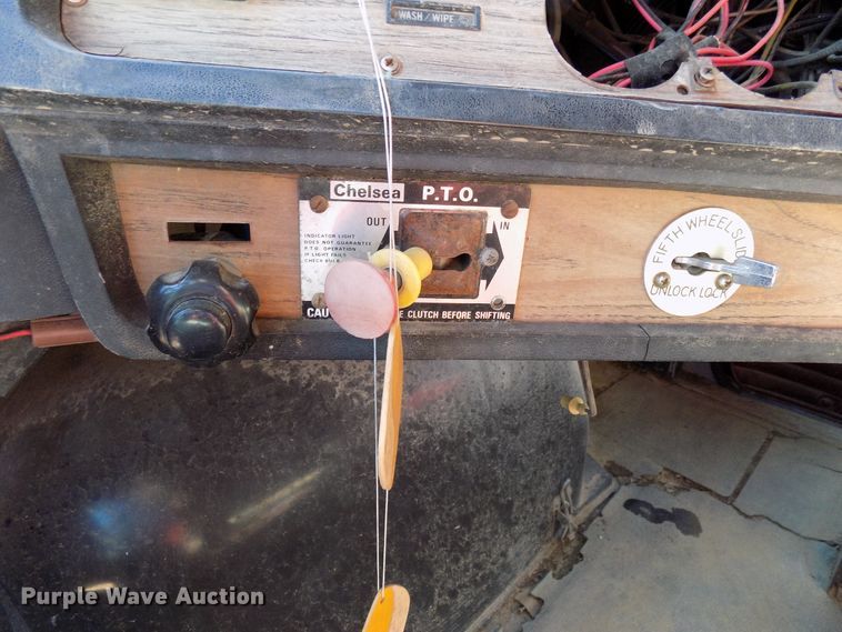 image for item DD6049 1985 White WIM semi truck