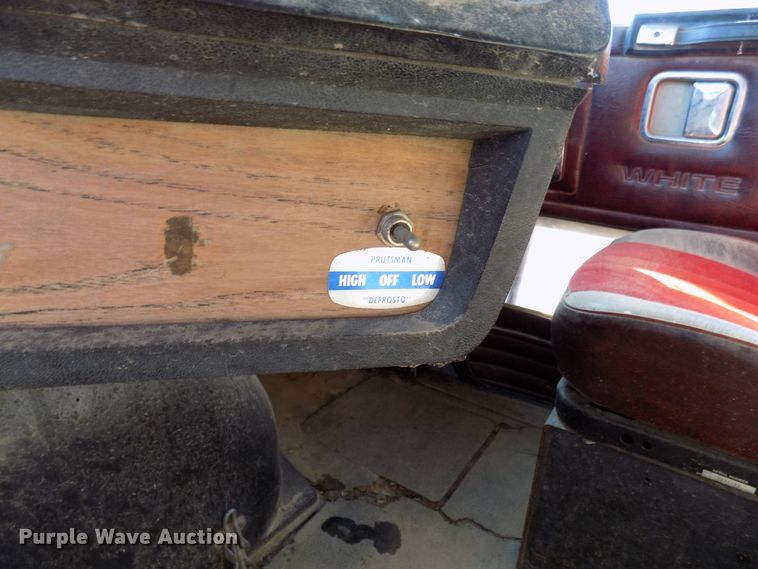 image for item DD6049 1985 White WIM semi truck