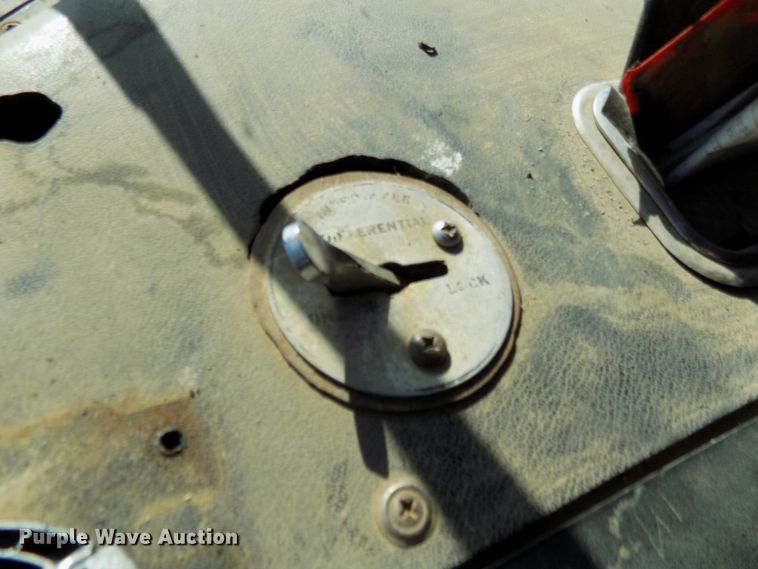 image for item DD6049 1985 White WIM semi truck