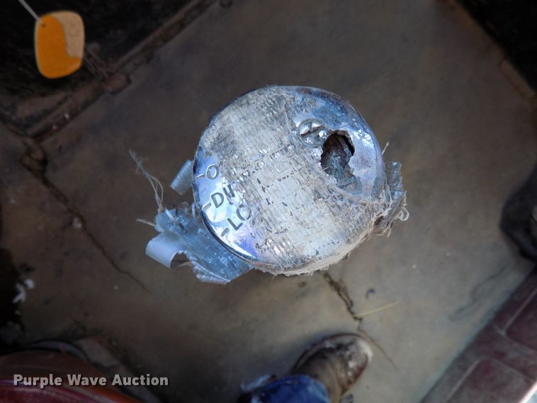 image for item DD6049 1985 White WIM semi truck