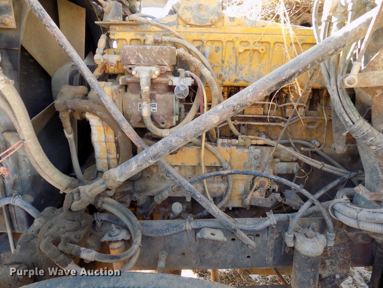 image for item DD6049 1985 White WIM semi truck