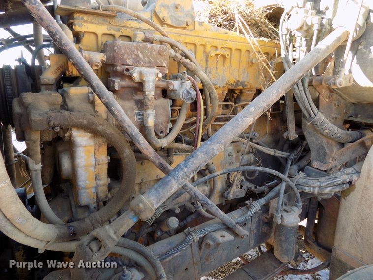 image for item DD6049 1985 White WIM semi truck