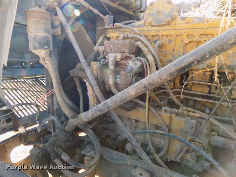 image for item DD6049 1985 White WIM semi truck