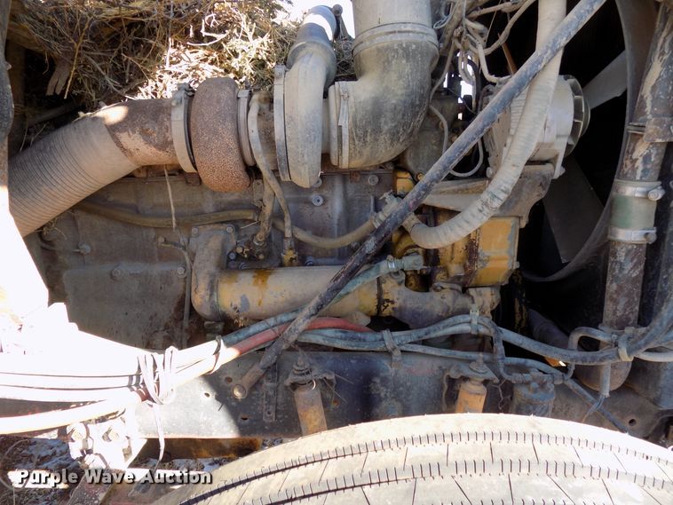 image for item DD6049 1985 White WIM semi truck