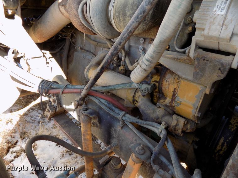 image for item DD6049 1985 White WIM semi truck