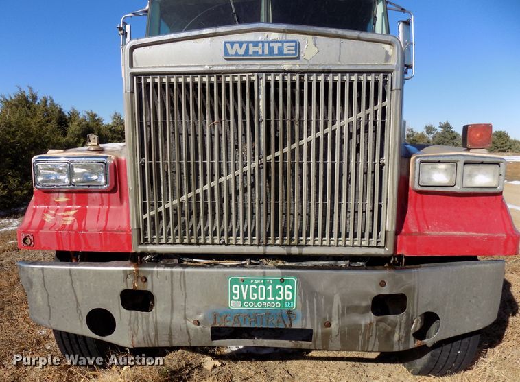 image for item DD6049 1985 White WIM semi truck