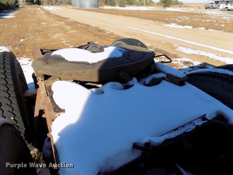 image for item DD6049 1985 White WIM semi truck