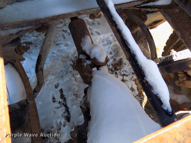 image for item DD6049 1985 White WIM semi truck