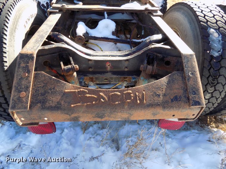 image for item DD6049 1985 White WIM semi truck