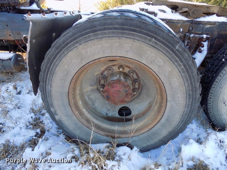 image for item DD6049 1985 White WIM semi truck