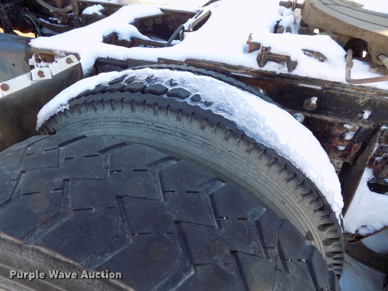 image for item DD6049 1985 White WIM semi truck