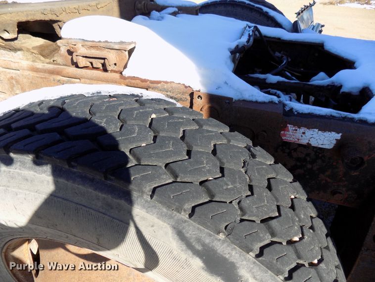 image for item DD6049 1985 White WIM semi truck