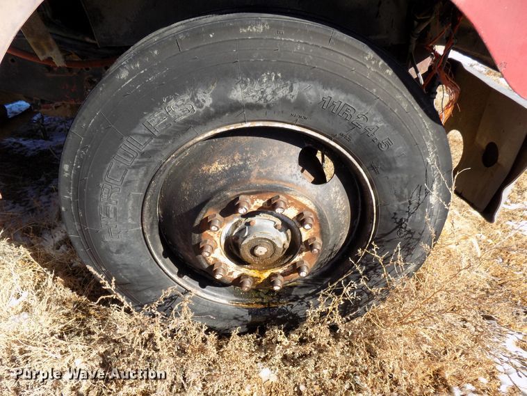 image for item DD6049 1985 White WIM semi truck