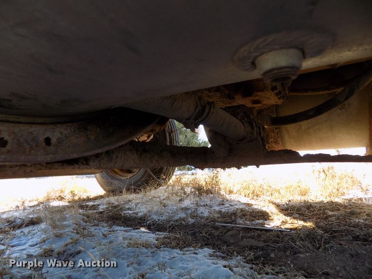 image for item DD6049 1985 White WIM semi truck
