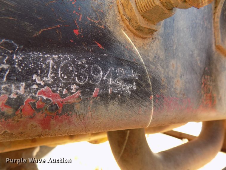 image for item DD6049 1985 White WIM semi truck