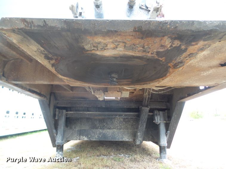 image for item DF0817 2010 Muv-All 5370 FTD drop deck equipment trailer