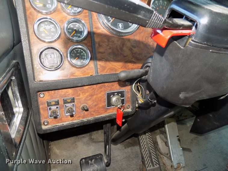 image for item DG2474 2000 Kenworth W900B semi truck