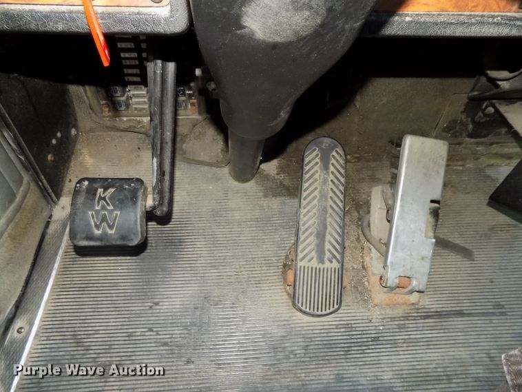 image for item DG2474 2000 Kenworth W900B semi truck