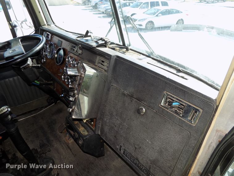 image for item DG2474 2000 Kenworth W900B semi truck