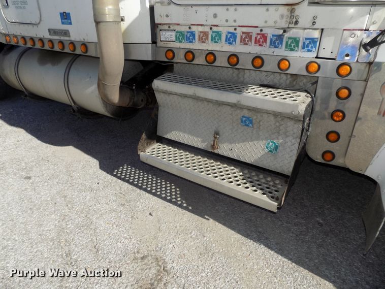 image for item DG2474 2000 Kenworth W900B semi truck