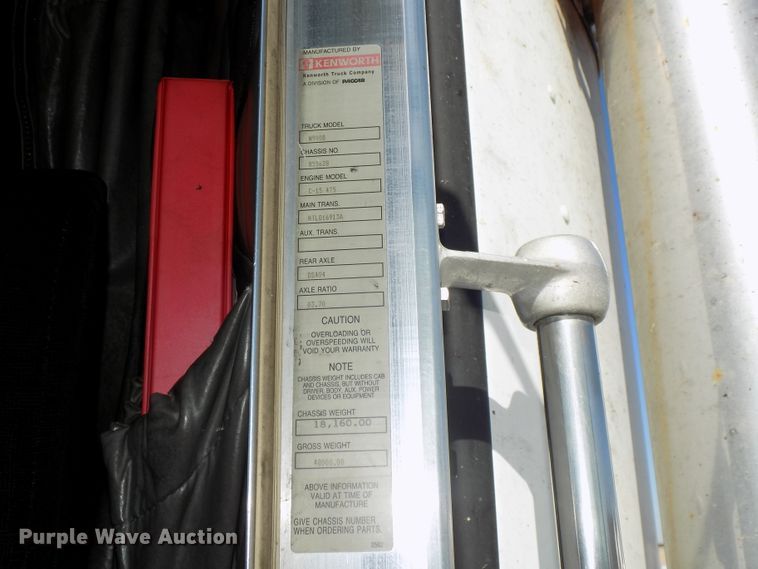 image for item DG2474 2000 Kenworth W900B semi truck