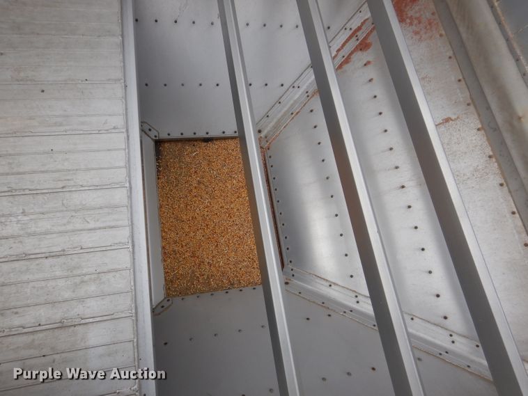 image for item DG5848 1996 Wilson DWCH100 double hopper bottom conversion grain trailer