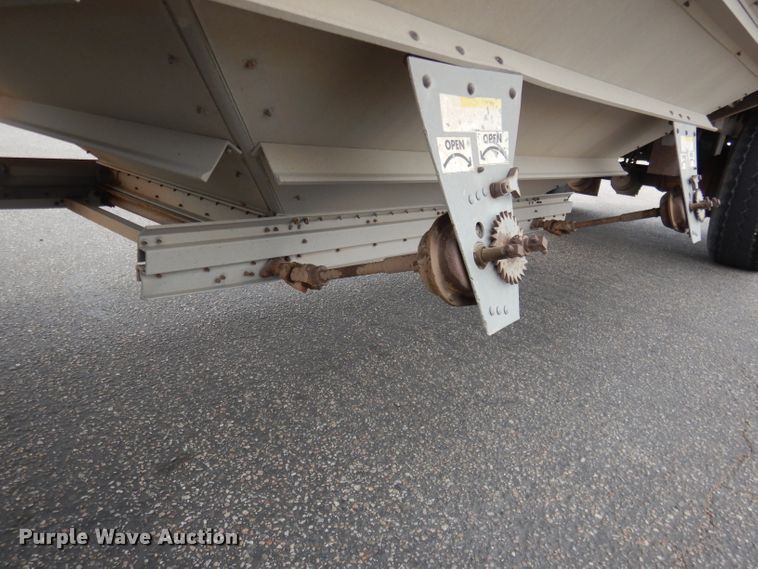 image for item DG5848 1996 Wilson DWCH100 double hopper bottom conversion grain trailer
