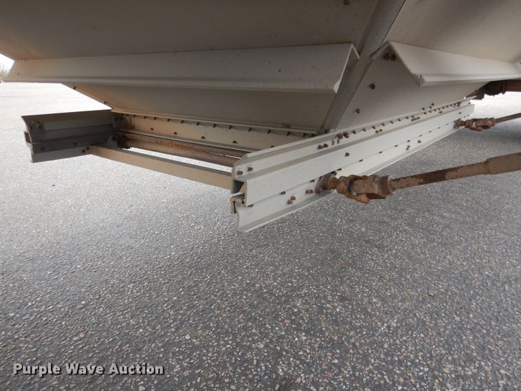 image for item DG5848 1996 Wilson DWCH100 double hopper bottom conversion grain trailer