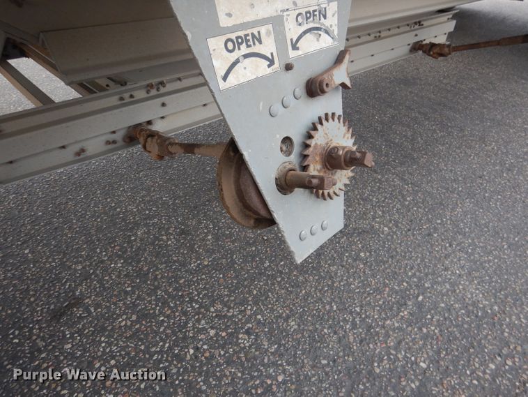 image for item DG5848 1996 Wilson DWCH100 double hopper bottom conversion grain trailer