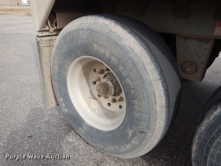 image for item DG5848 1996 Wilson DWCH100 double hopper bottom conversion grain trailer