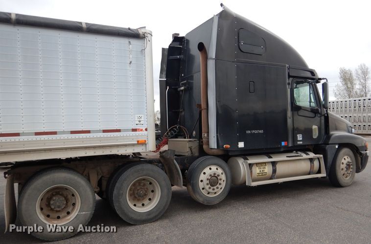 image for item DG5849 2001 Freightliner Century Class semi truck