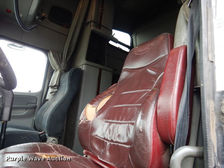 image for item DG5849 2001 Freightliner Century Class semi truck