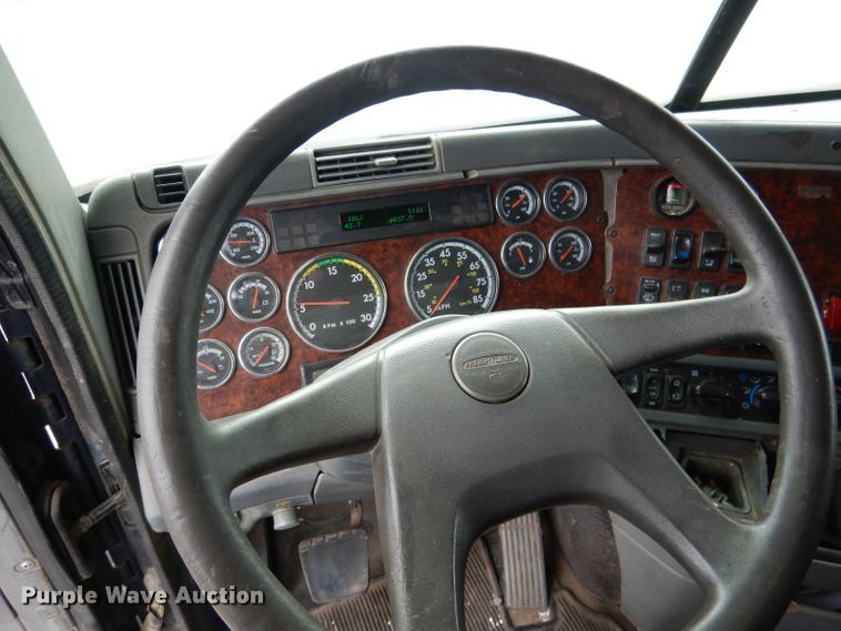 image for item DG5849 2001 Freightliner Century Class semi truck