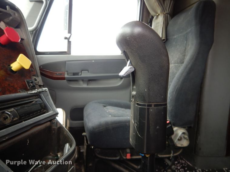 image for item DG5849 2001 Freightliner Century Class semi truck