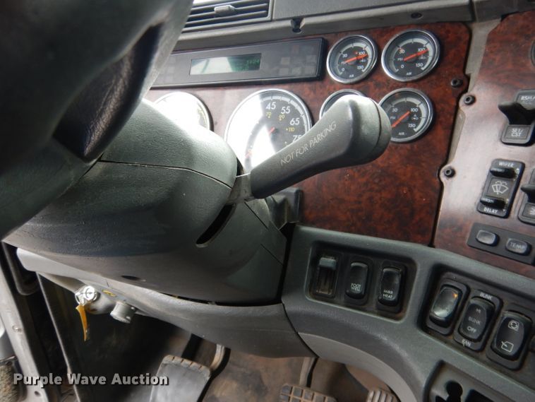 image for item DG5849 2001 Freightliner Century Class semi truck