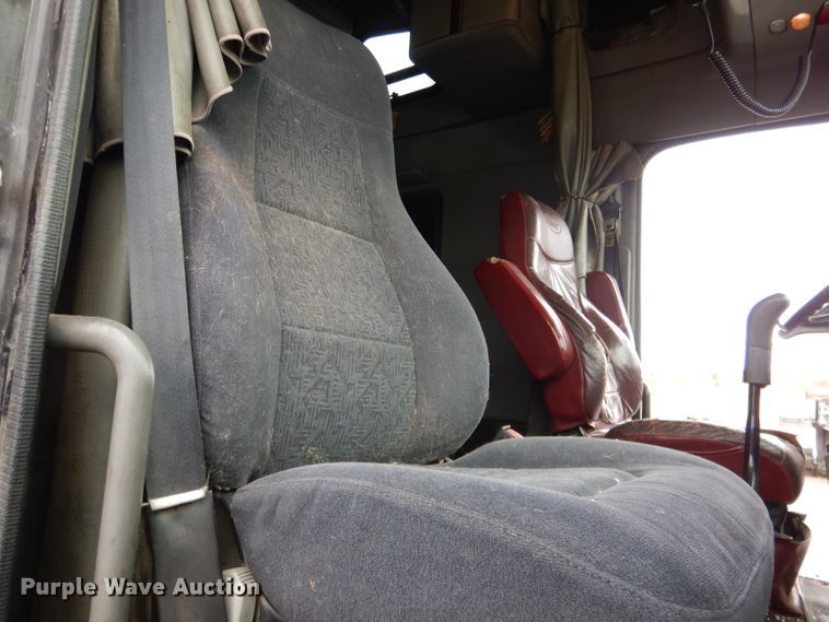 image for item DG5849 2001 Freightliner Century Class semi truck