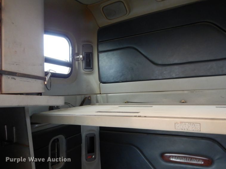 image for item DG5849 2001 Freightliner Century Class semi truck