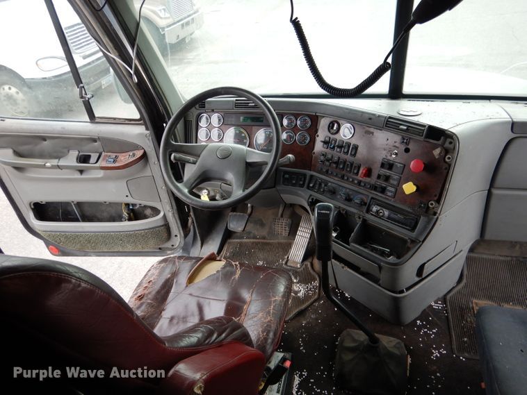 image for item DG5849 2001 Freightliner Century Class semi truck